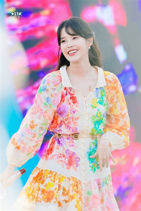 IU Tries Out The “Exposed Bra” Trend, Showing Off Her Abs In The Proc.